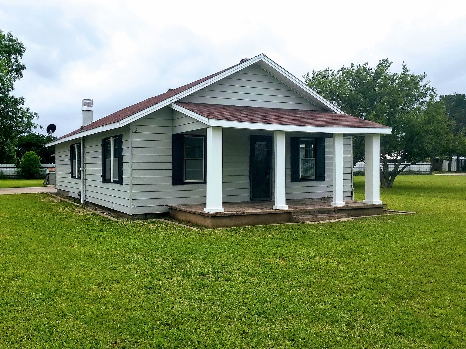 1214 Guimarin St, Olney, TX 76374 | Zillow
