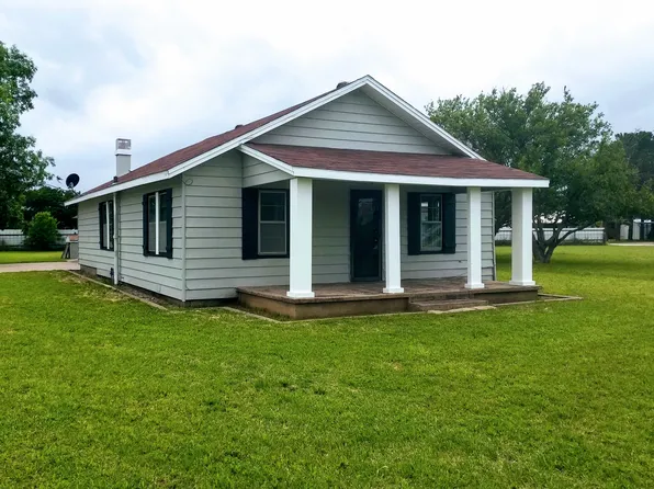 1214 Guimarin St, Olney, TX 76374