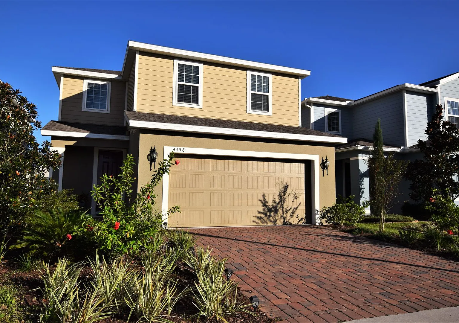 4 bedroom 2.5 baths Single Family Home For Rent at 4358 Silver Creek Street Kissimmee, FL 34744 — Photo 2