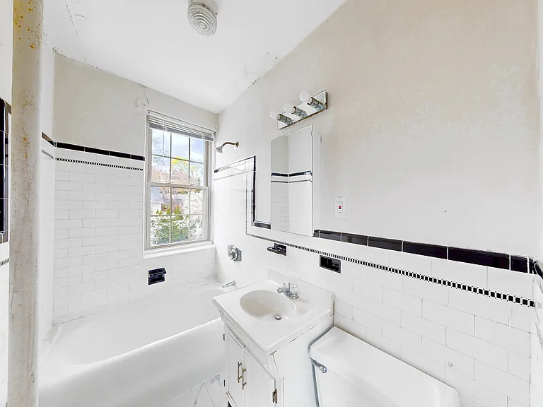 15 Governors Ave #24 — Photo 6