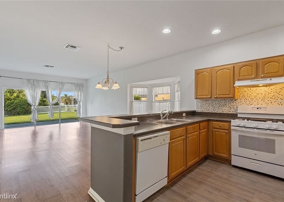 1st image of 9314R Logwood Ct