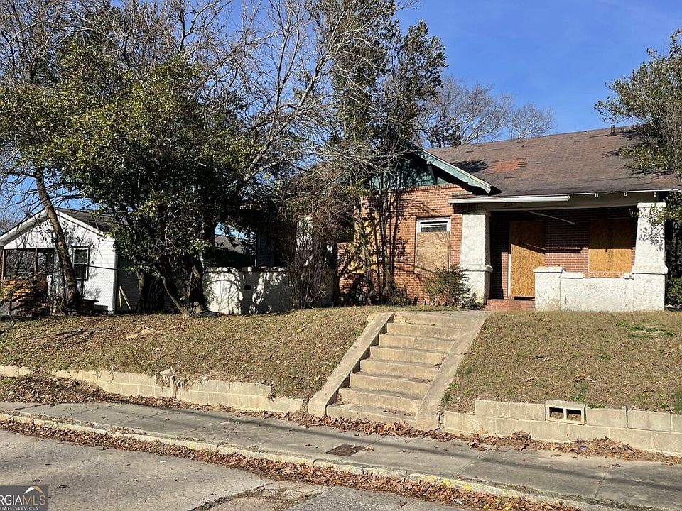 1st image of 1851 Coleman Ave