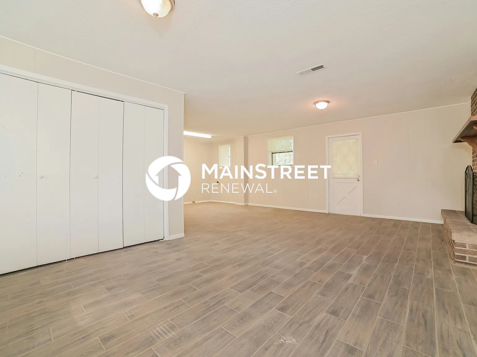 1628 Southshire Lane — Photo 3