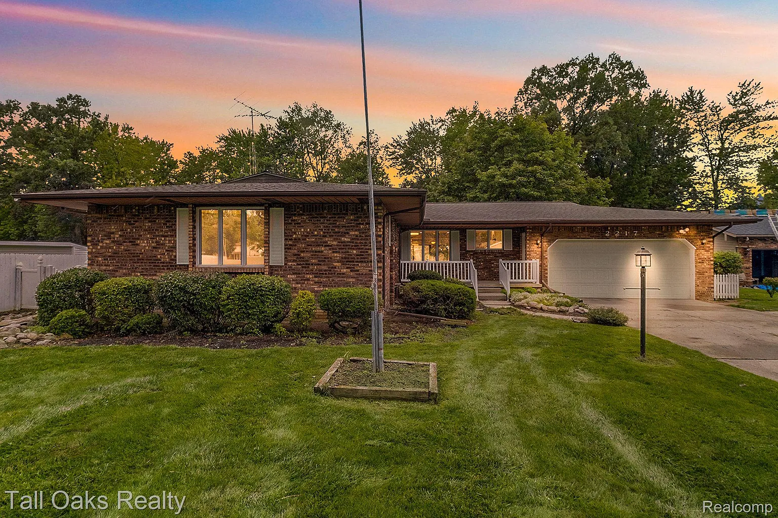 2217 Winding Way Dr photo 1