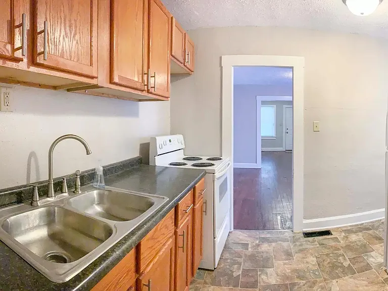 431 S Keystone Ave — Photo 7