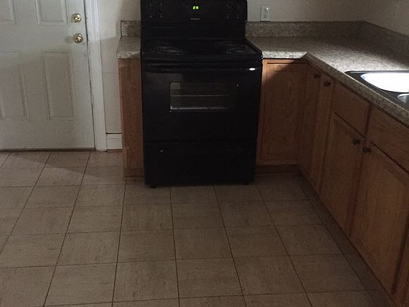 5th image of 613 E 4th Ave