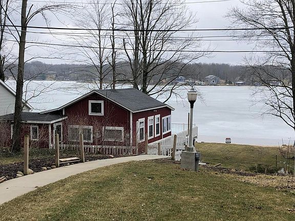 2nd image of 2511 Lorraine Dr