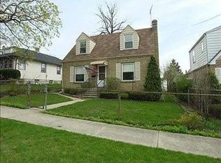 239 Llewellyn Ave, Highwood, IL