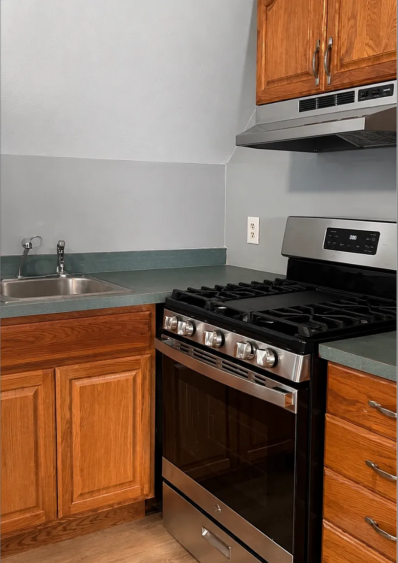 2 bed, $1,590 — Photo 2