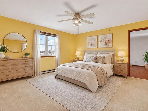 3rd image of 715 Canterberry Ct Unit 109