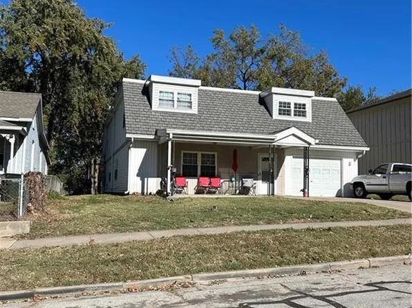 514 Pawnee St, Leavenworth, KS 66048