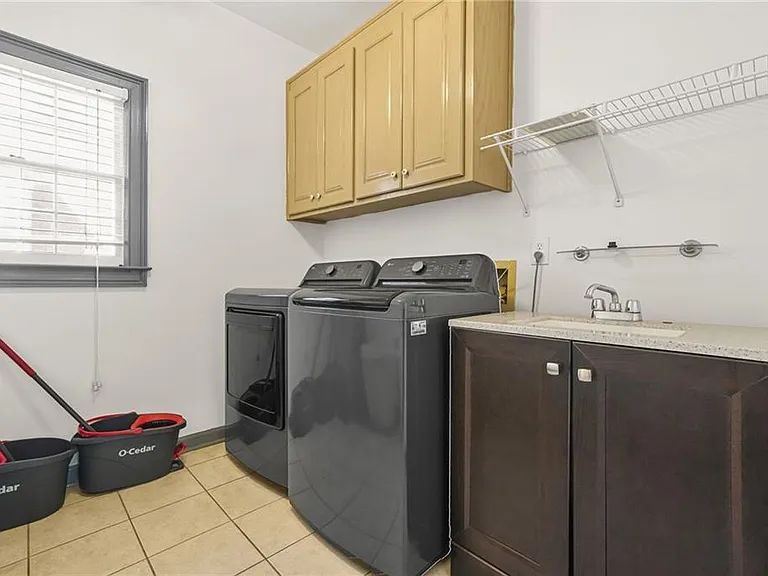 9800 Foxworth Dr — Photo 47