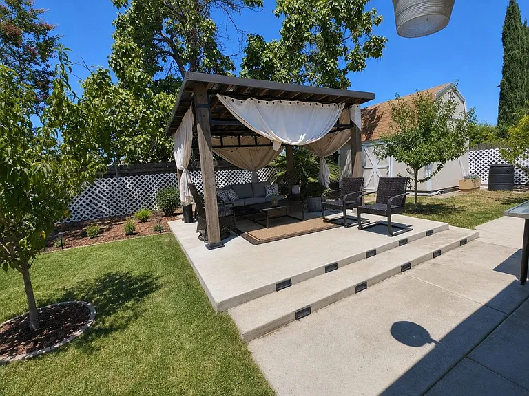 7311 Holbrook Way — Photo 8