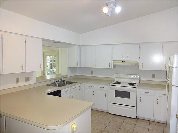 4th image of 851 Seminola Blvd