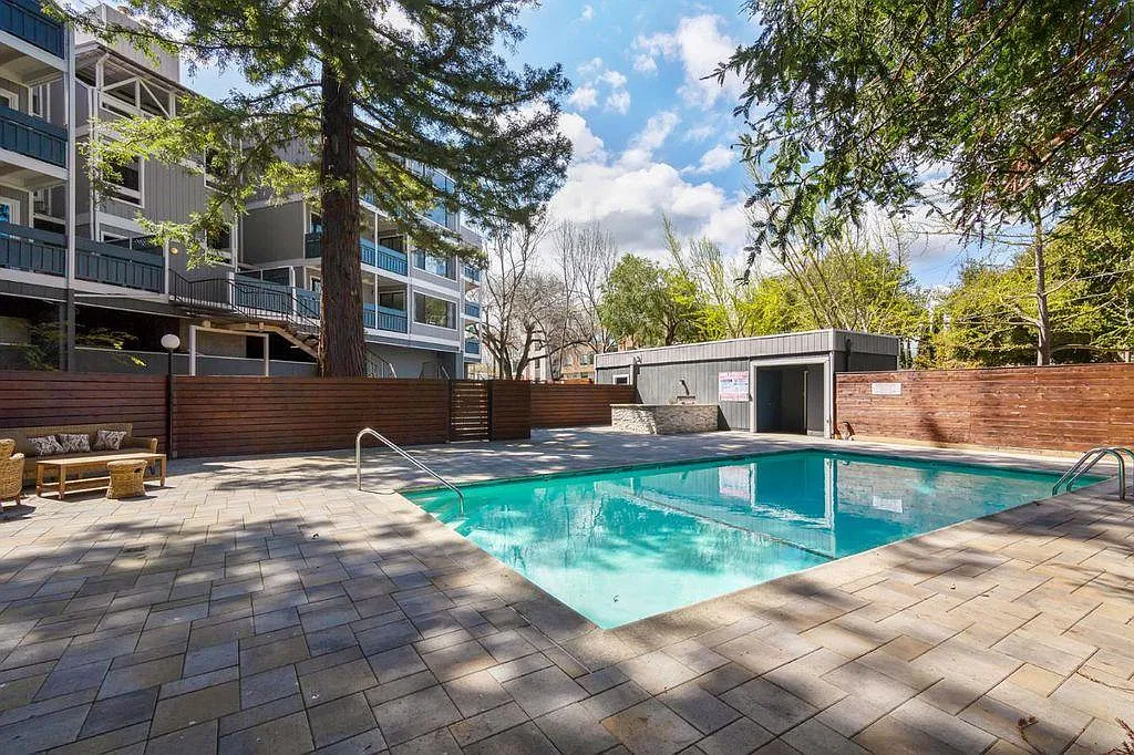 2 bed, 1048 sqft, $4,000 — Photo 2