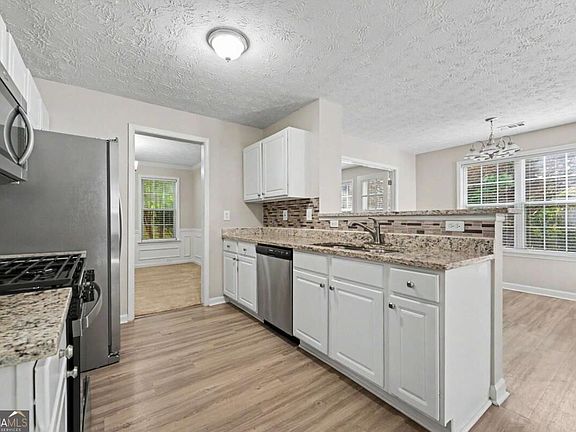 3rd image of 3367 Ridgemill Cir