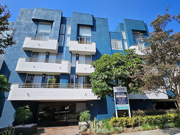 2nd image of 1325 N Sierra Bonita Ave APT 212