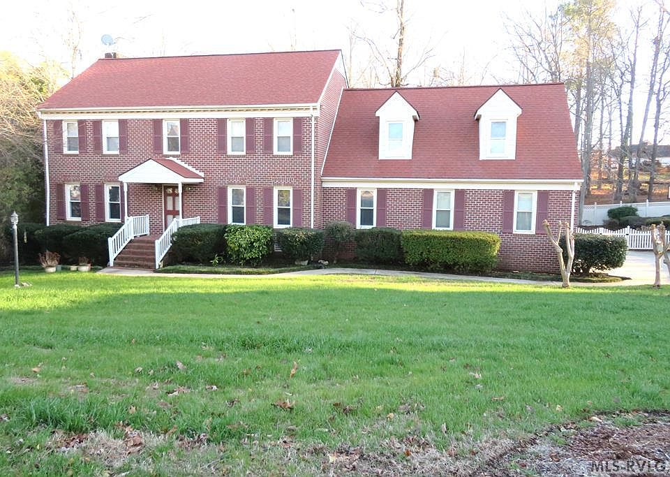 1st image of 139 Mina St