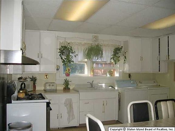 4th image of 313 Saint Marys Ave