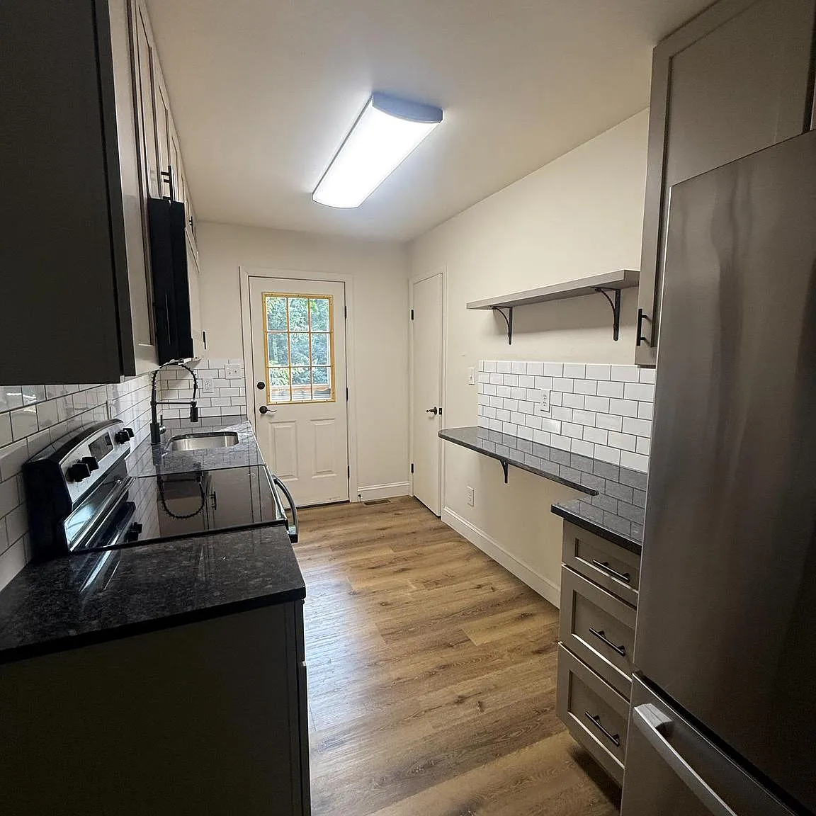 1 bed, 1.0 bath, 1400 sqft, $1,495 — Photo 3