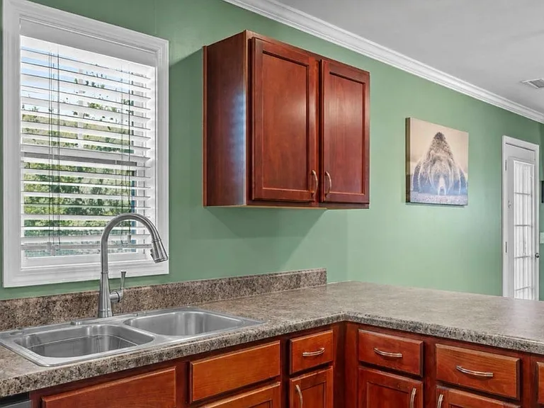 553 Montego Ct — Photo 10