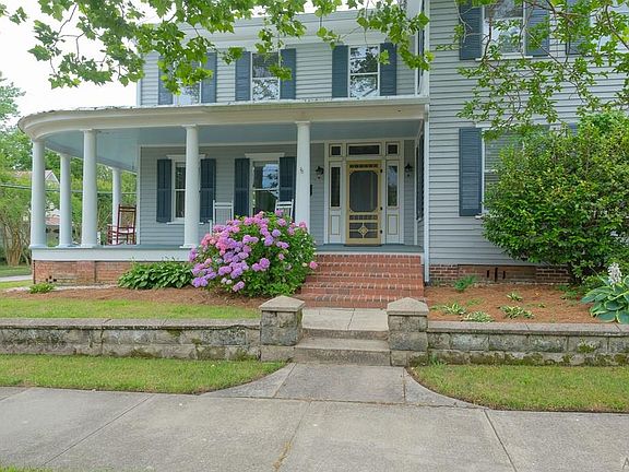 3rd image of 308 S Oakum St