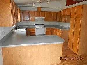5th image of 425 N Hugo Ave