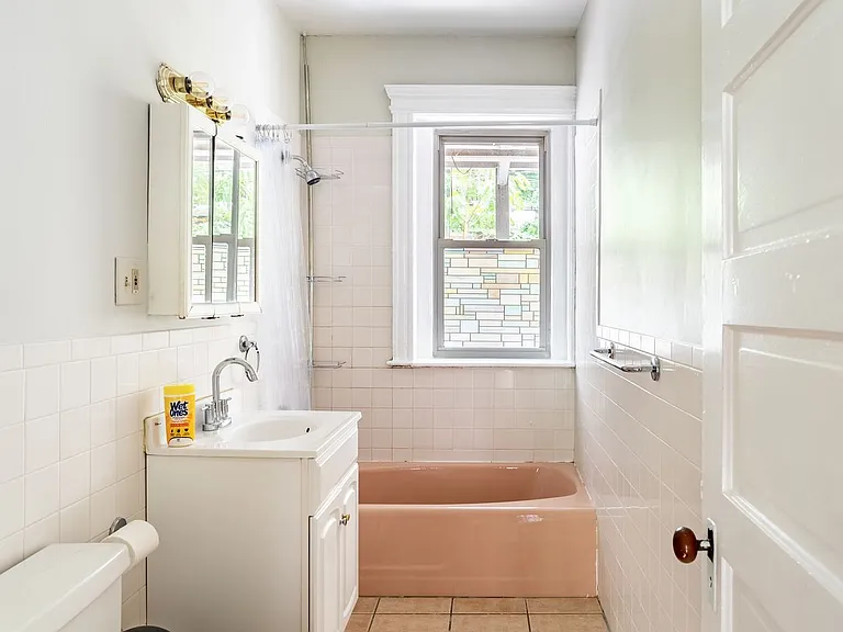 10 Strathmore Rd #A — Photo 21