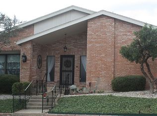 6223 Meadow Grv, Windcrest, TX 78239