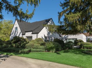 840 Heather Rd, Deerfield, IL 60015