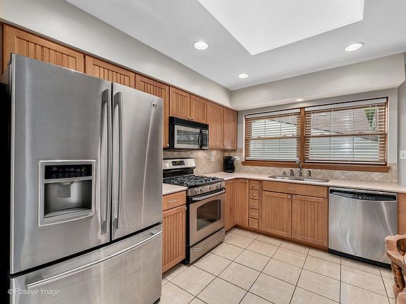 5th image of 4023 Wehrman Ave
