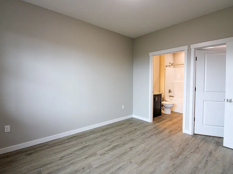 5534-5564 Skyline Rd S — Photo 108