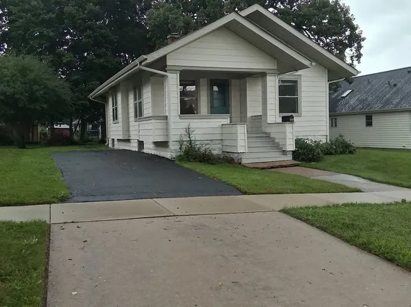 1104 N Jefferson St, Harvard, IL 60033