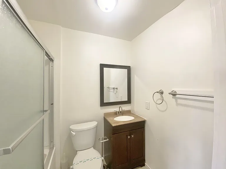 1140 Ash St #101 — Photo 12