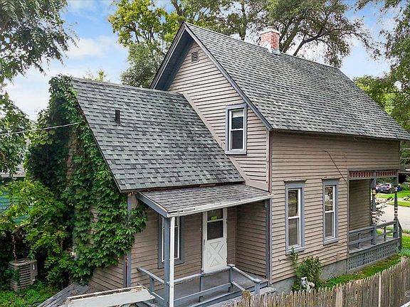 3rd image of 679 Villa St