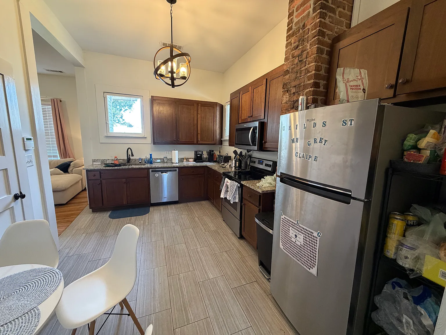 3 bed, 1421 sqft, $4,950 — Photo 3