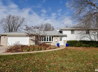 445 E Greenwood St, Morton, IL