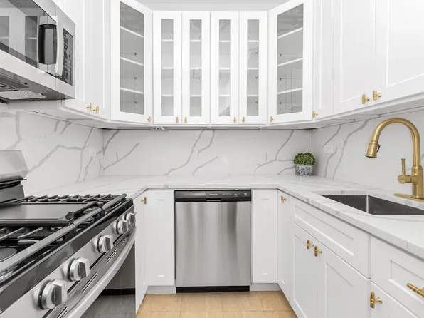 58 West 58th Street image 6 of 18