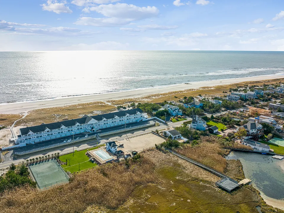473 Dune Rd #13B