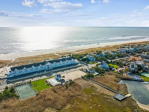 473 Dune Rd Photo 1