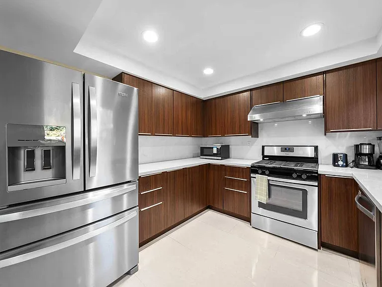416 Camaritas Dr — Photo 19