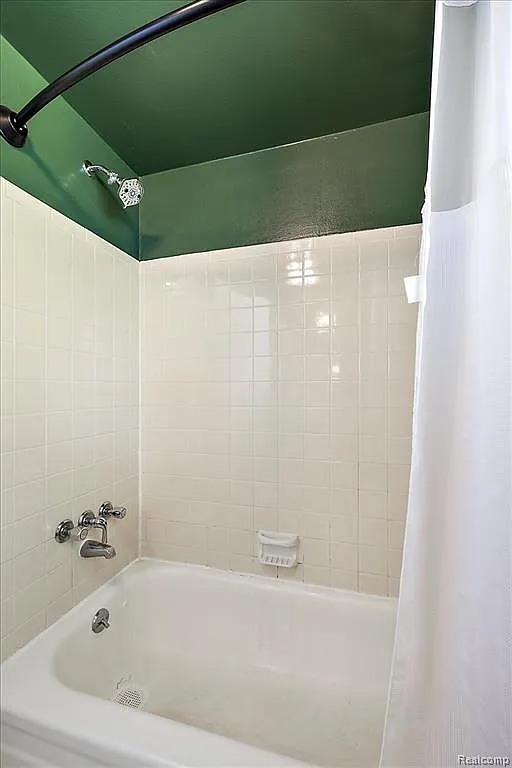 3 bed, 1756 sqft, $2,300 — Photo 4