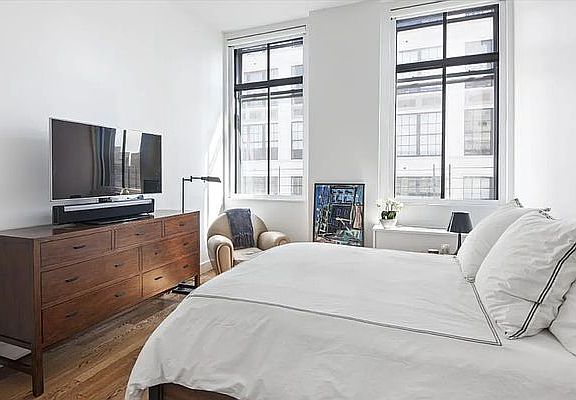 4th image of 115 4th Ave APT 8F