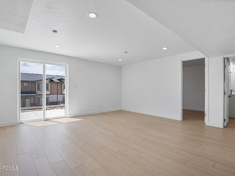 2377 N Wildwood Ln — Photo 18