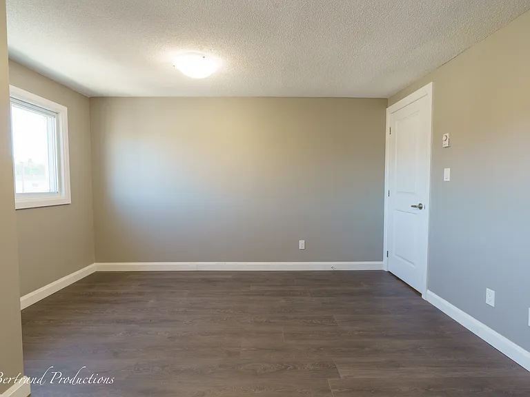 735 Lasalle Blvd — Photo 10