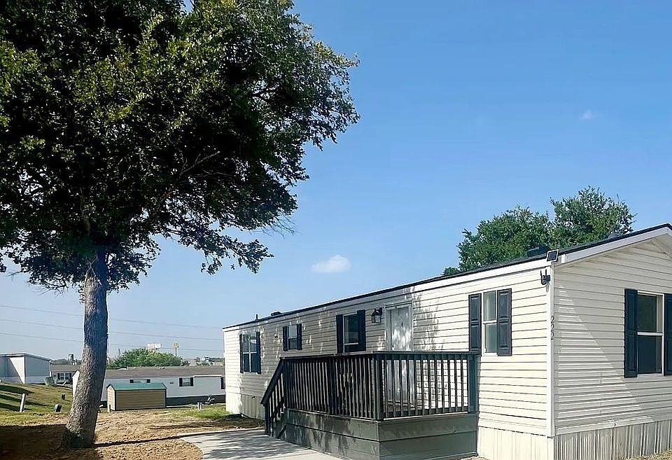 1st image of 222 Nacona Ct