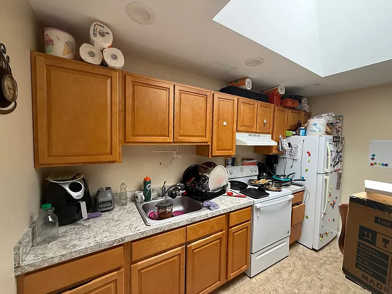 191 Franklin Ave — Photo 3