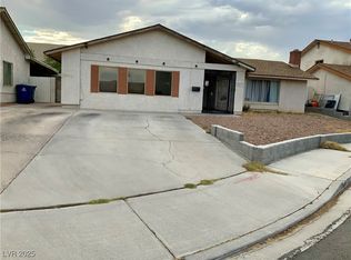 3533 Moraga Dr, Las Vegas, NV 89103