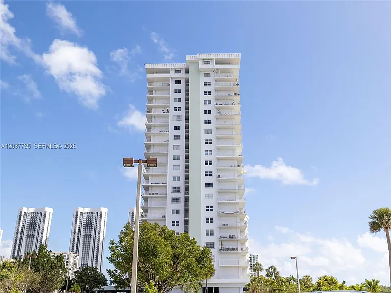 500 Bayview Dr #1520 — Photo 54