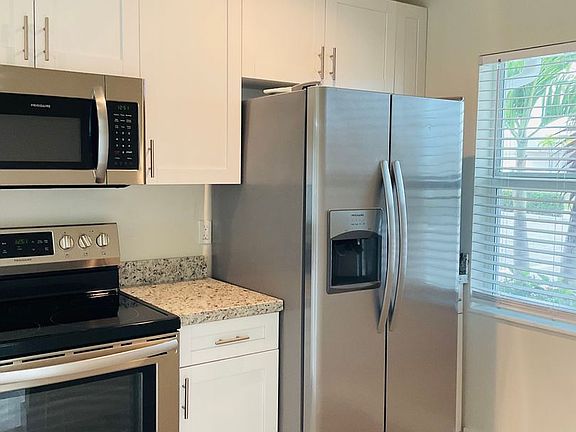 4th image of 1631 SW 1st Ave #104